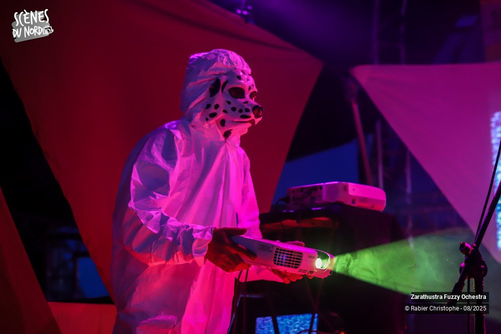 8/20 photos du spectacle zara thus tra fuzzu orchestra