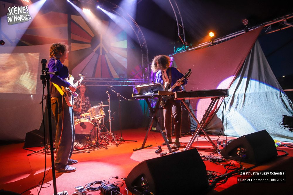 15/20 photos du spectacle zara thus tra fuzzu orchestra