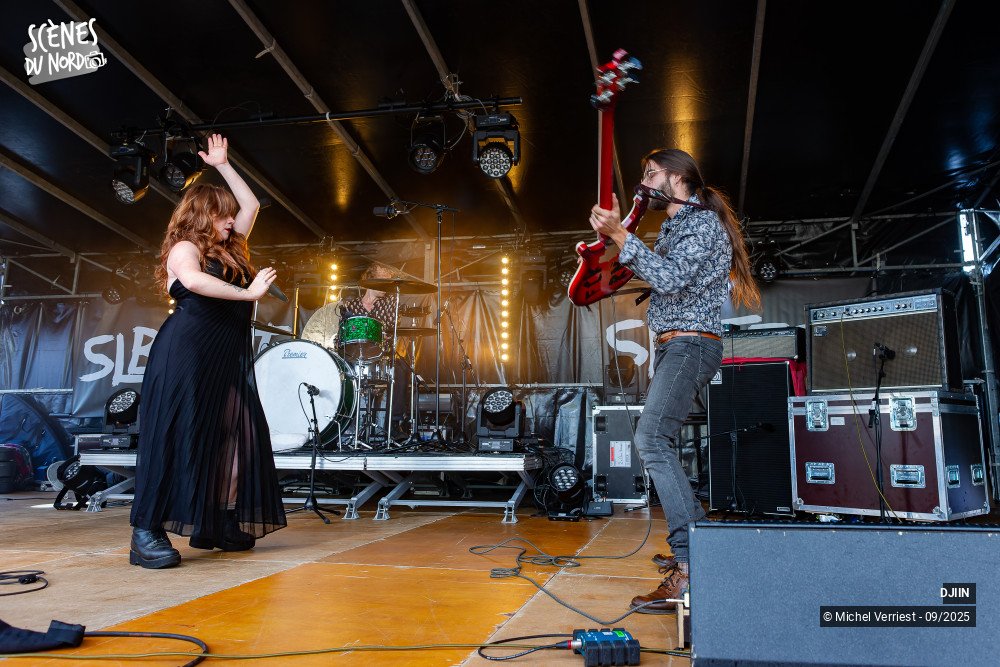 2/20 photos du spectacle DJIIN au Slbfest 2025