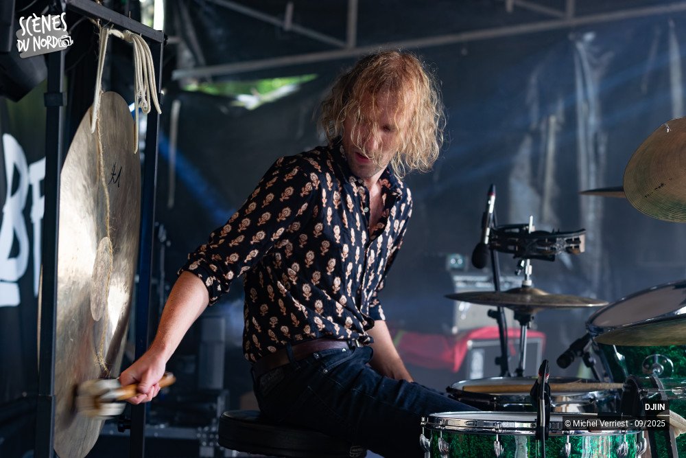 15/20 photos du spectacle DJIIN au Slbfest 2025