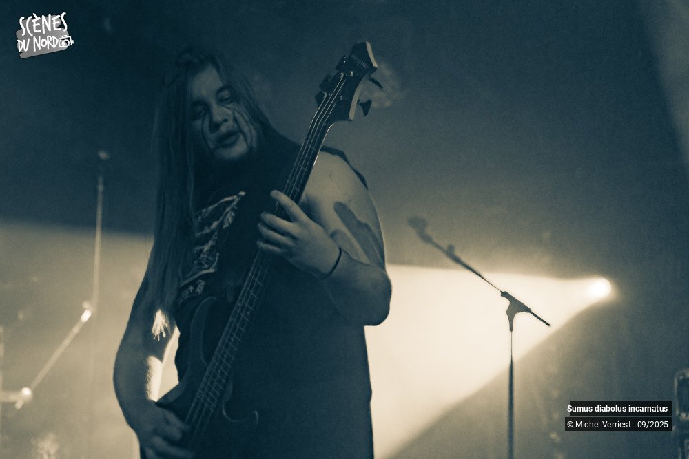 2/13 photos du spectacle Sumus diabolus incarnatus au Slbfest 2025
