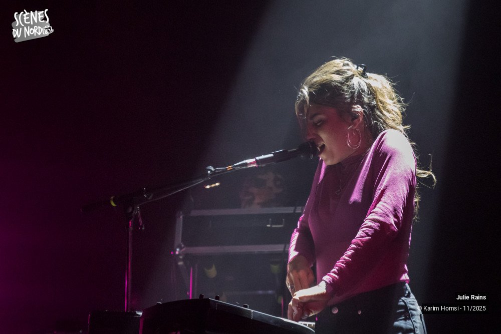 2/8 photos du spectacle Julie Rains