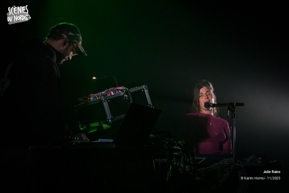 3/8 photos du spectacle Julie Rains