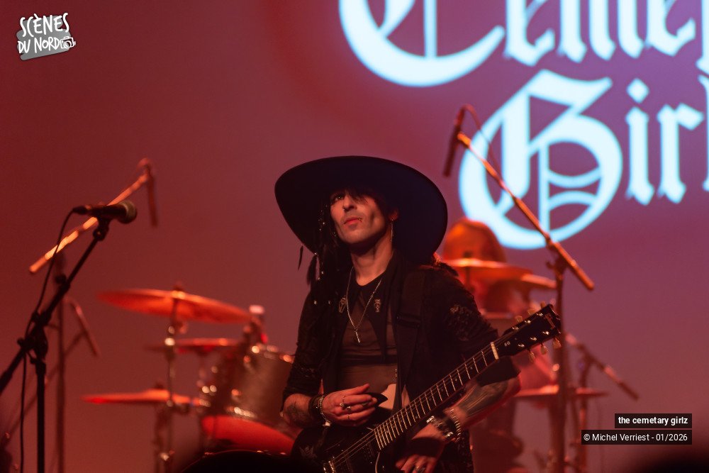 8/18 photos du spectacle The cemetary girlz au Louvre-Lens