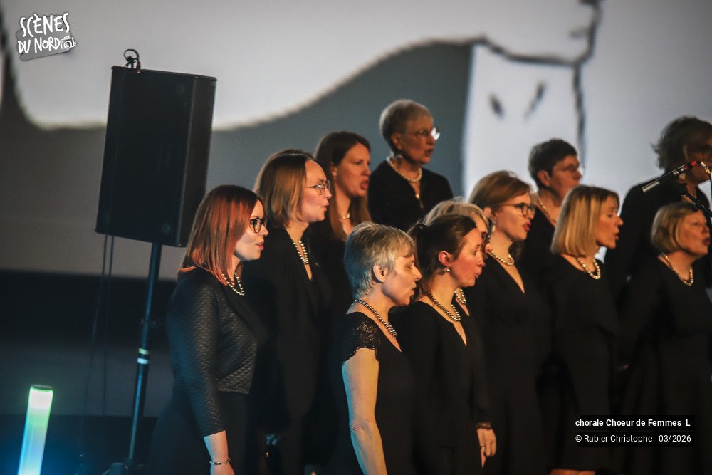 7/20 photos du spectacle Le choeur de Femmes L - L se projette