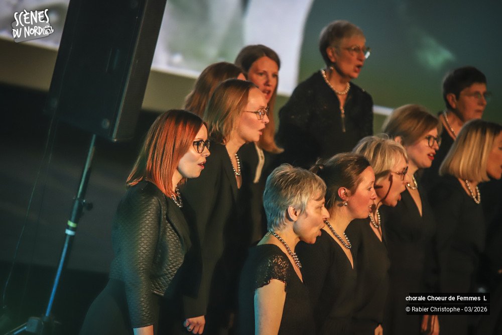 12/20 photos du spectacle Le choeur de Femmes L - L se projette