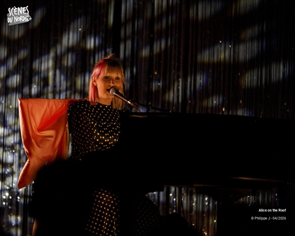 6/12 photos du spectacle Alice on the Roof