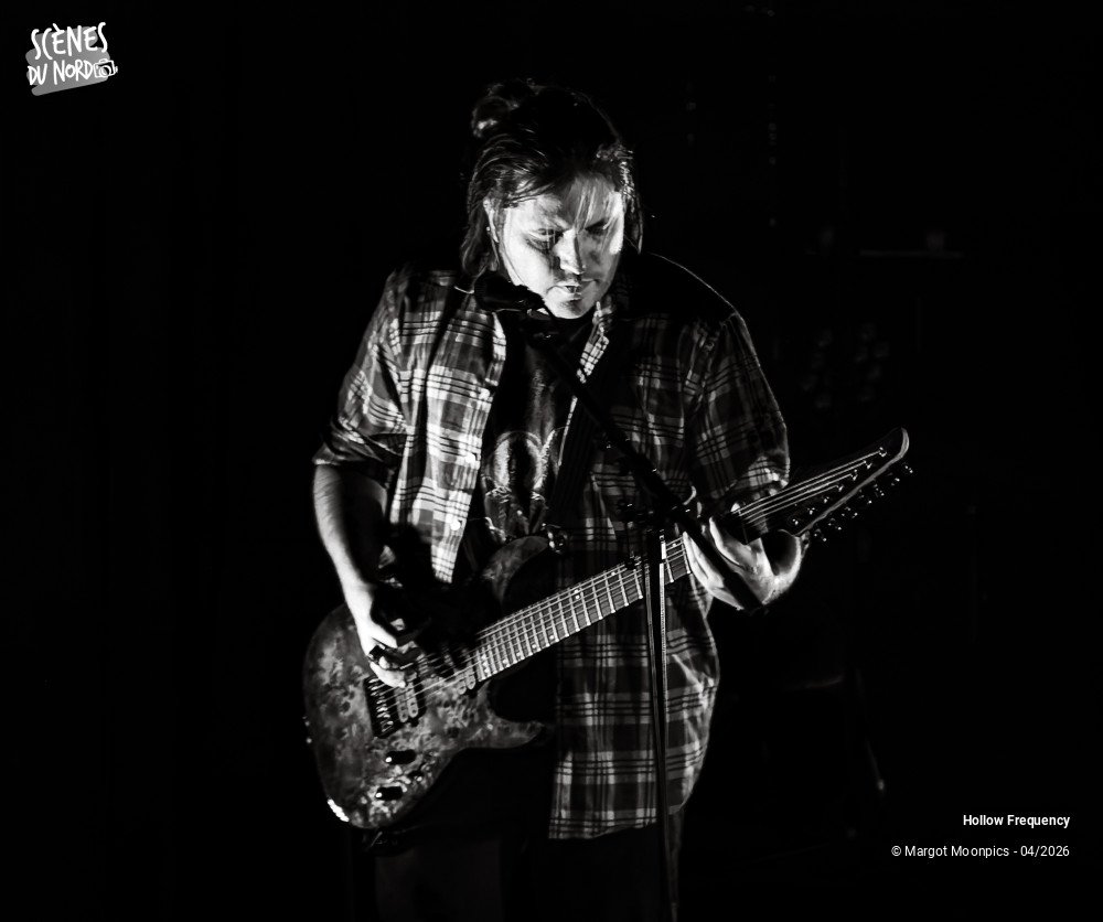 6/8 photos du spectacle Hollow Frequency - Black Lab