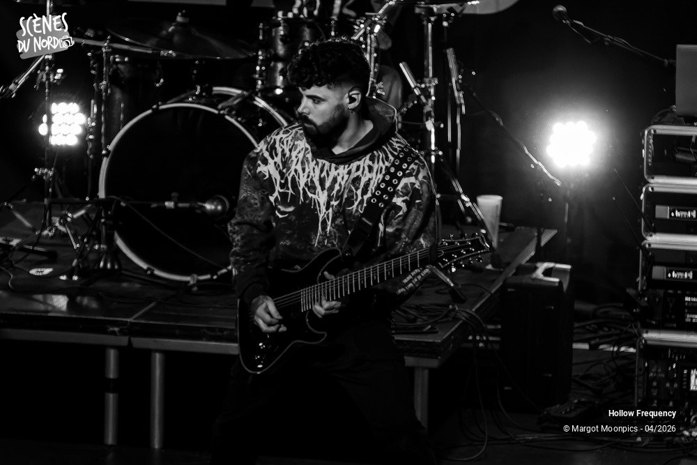 7/8 photos du spectacle Hollow Frequency - Black Lab