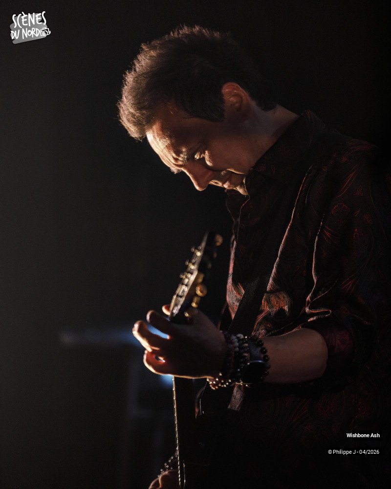 8/12 photos du spectacle Wishbone Ash