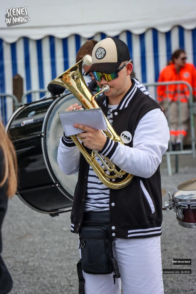 8/12 photos du spectacle FMR Street Band