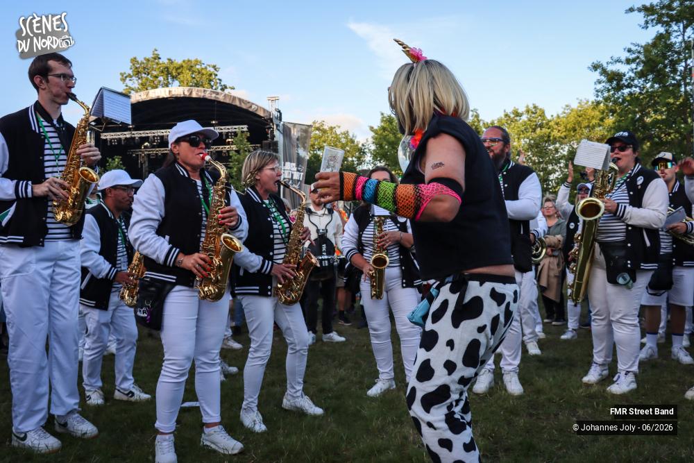 11/12 photos du spectacle FMR Street Band