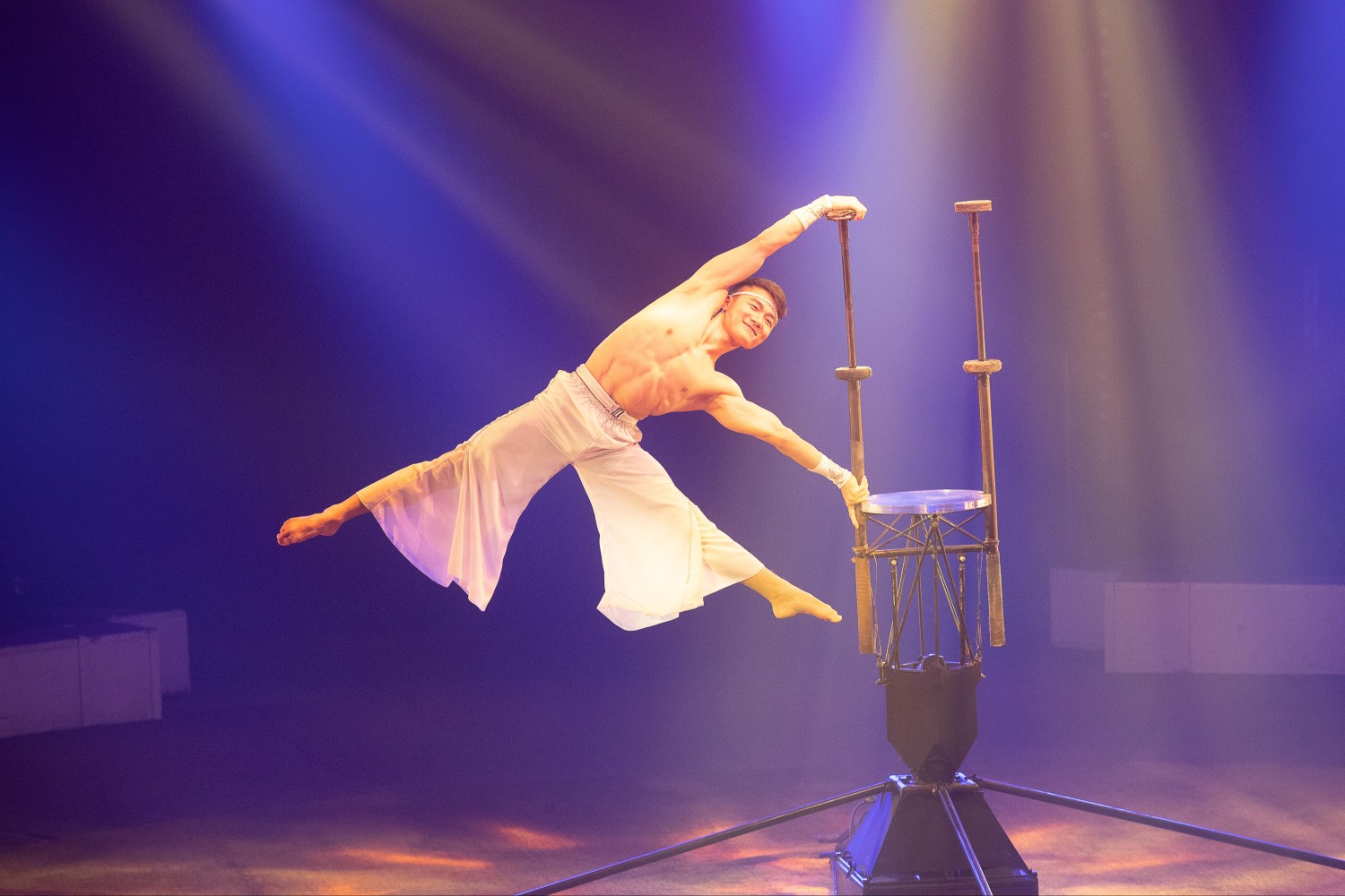 Li Zhenyu - Equilibriste