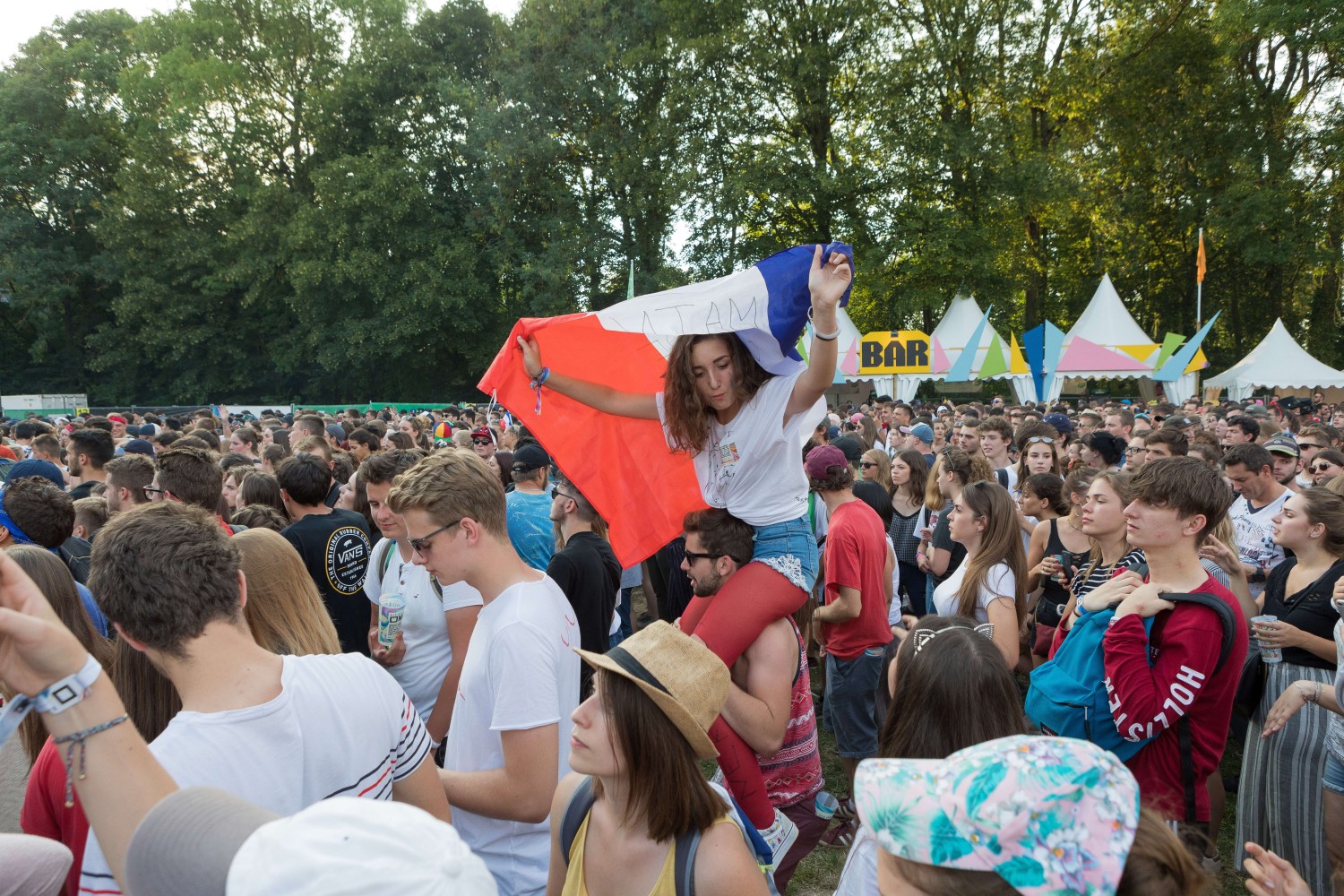 Main Square Festival Ambiance 1